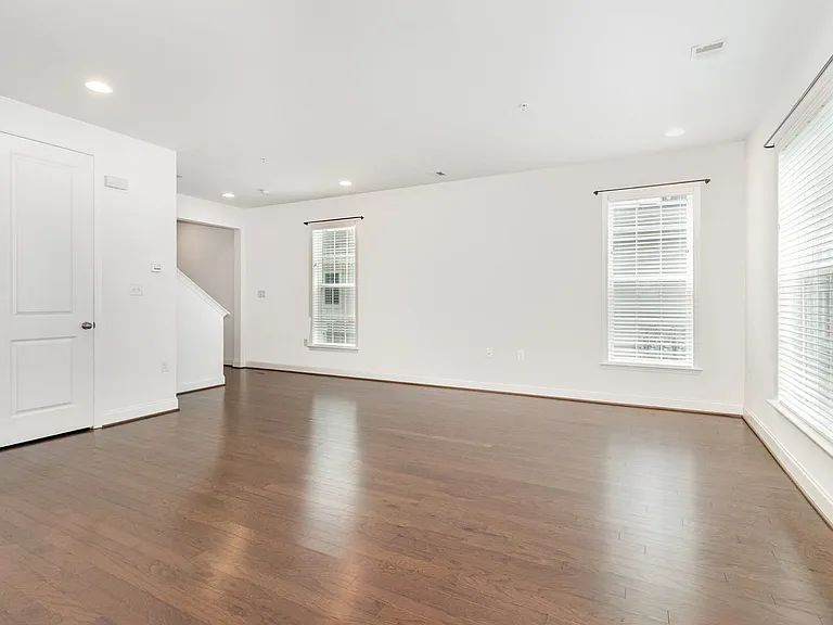 3257 Lark Way — Photo 4