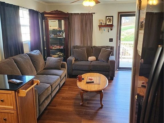 2nd image of 862 Hanna Dr