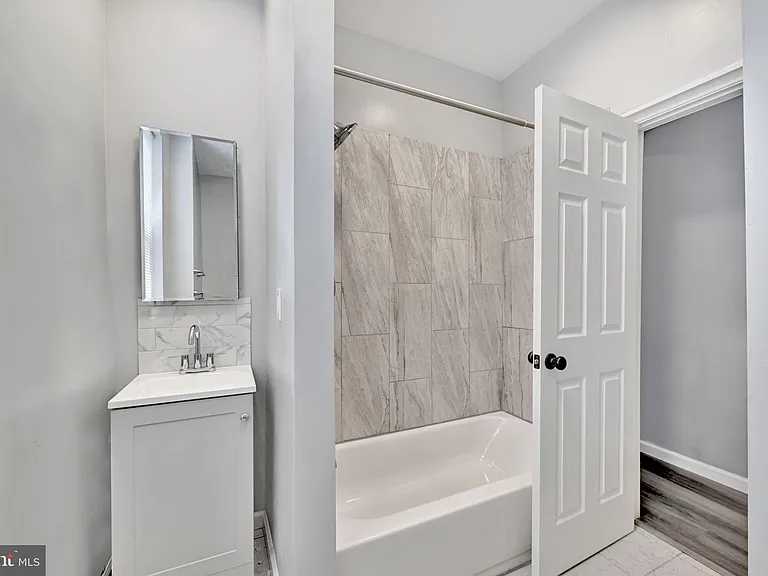319 E 22nd St #2 — Photo 6