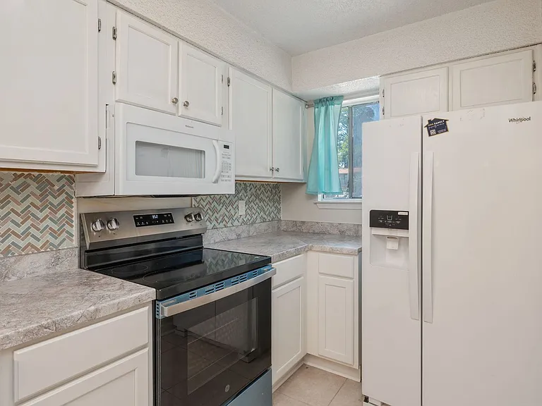206 4th St SE #B5 — Photo 11