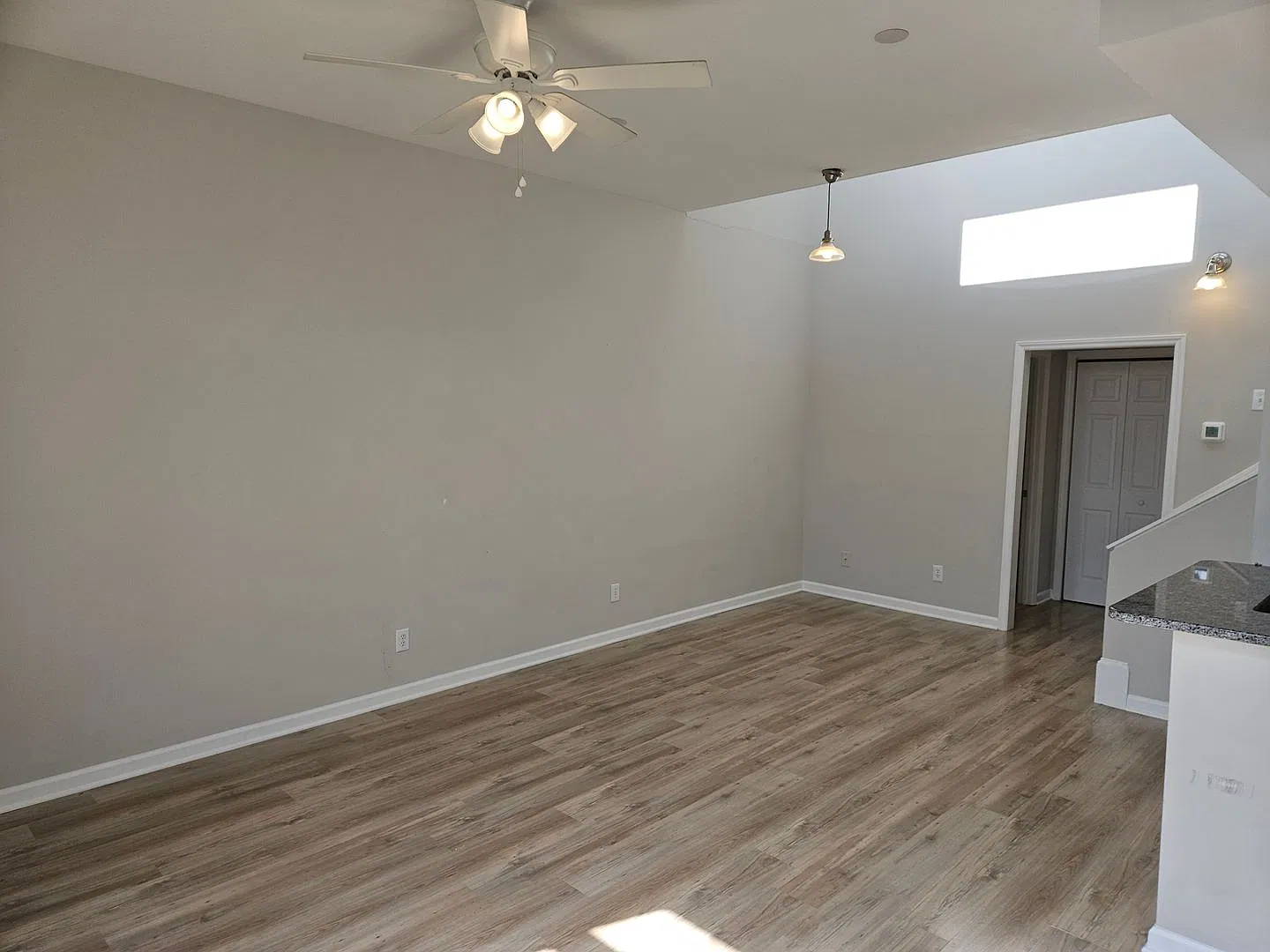 1br 2ba Condo with a loft in Downtown Raleigh! Avail November 20th! — Photo 3