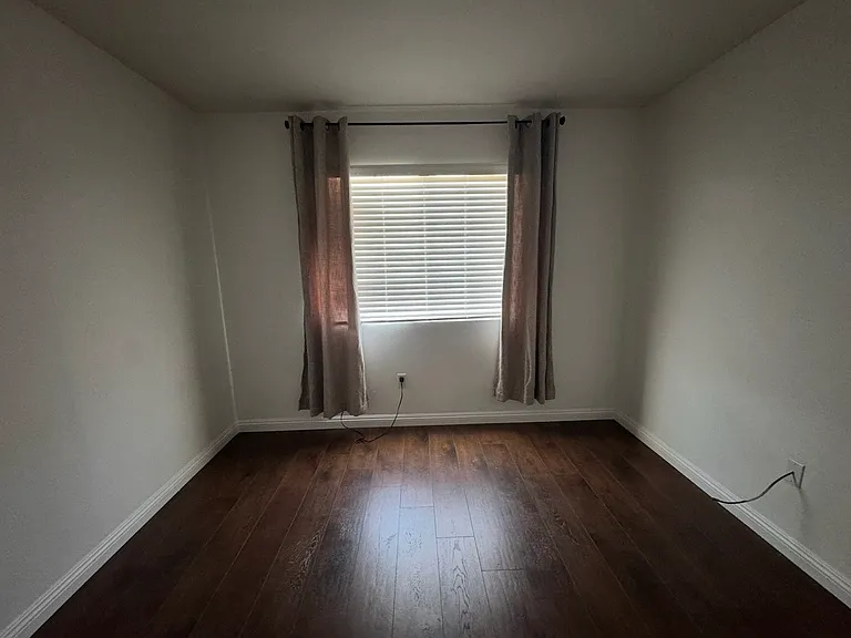 15820 Old Hickory Ln — Photo 2