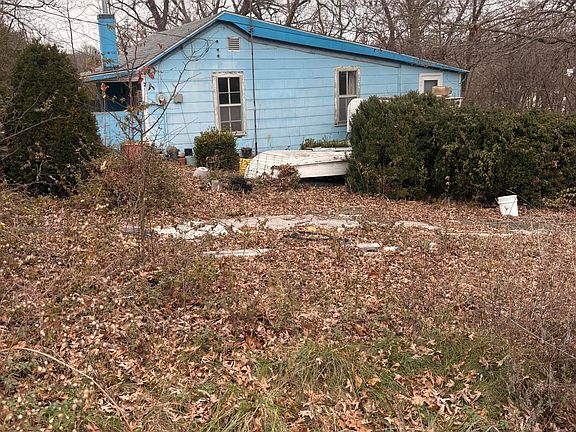3rd image of 924 Walker Street