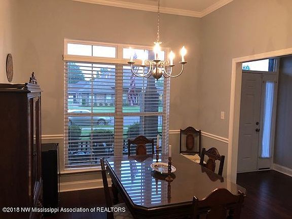 5th image of 9423 Lorrie Ln