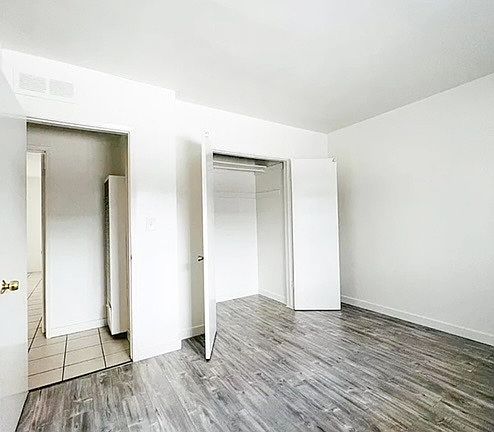 5th image of 3520 Clarington Ave APT 2