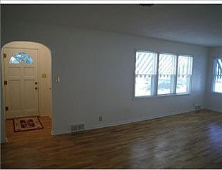 2nd image of 611 Park Ln