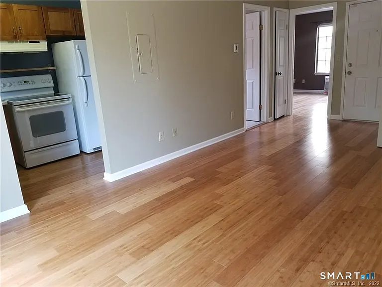 8 Oakwood Ave #C5 — Photo 8