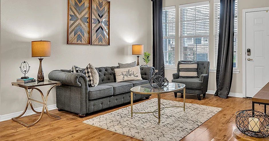 Retreat at Fremaux Town Center Apartments — Photo 3