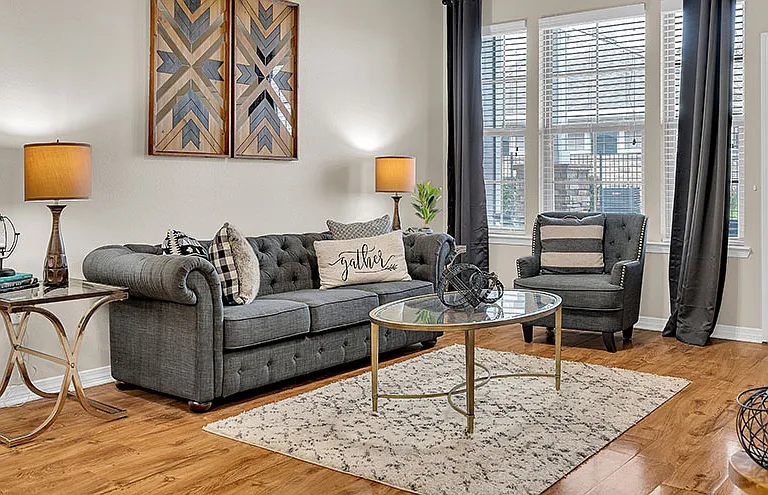 Retreat at Fremaux Town Center Apartments — Photo 13