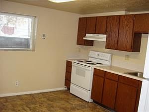 3rd image of 1340 Paul St