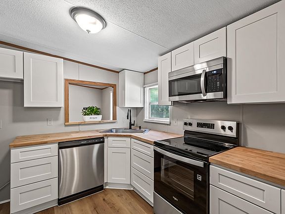 5th image of 236 Forest Ln