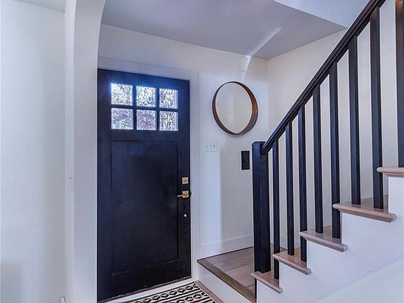 3rd image of 6632 Bancroft Ave