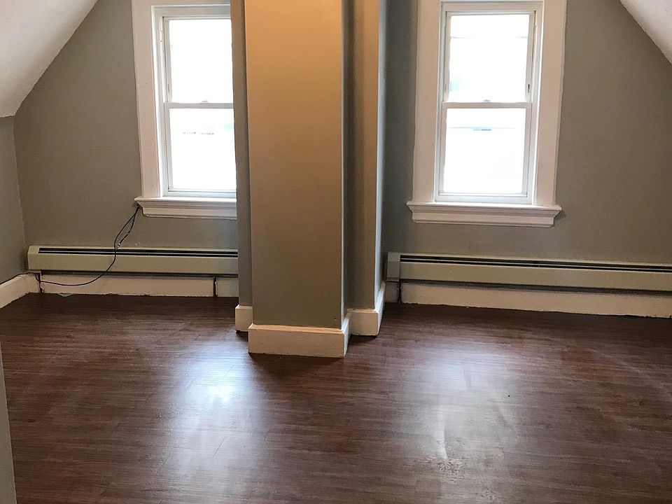 2nd image of 418 Prospect St #3