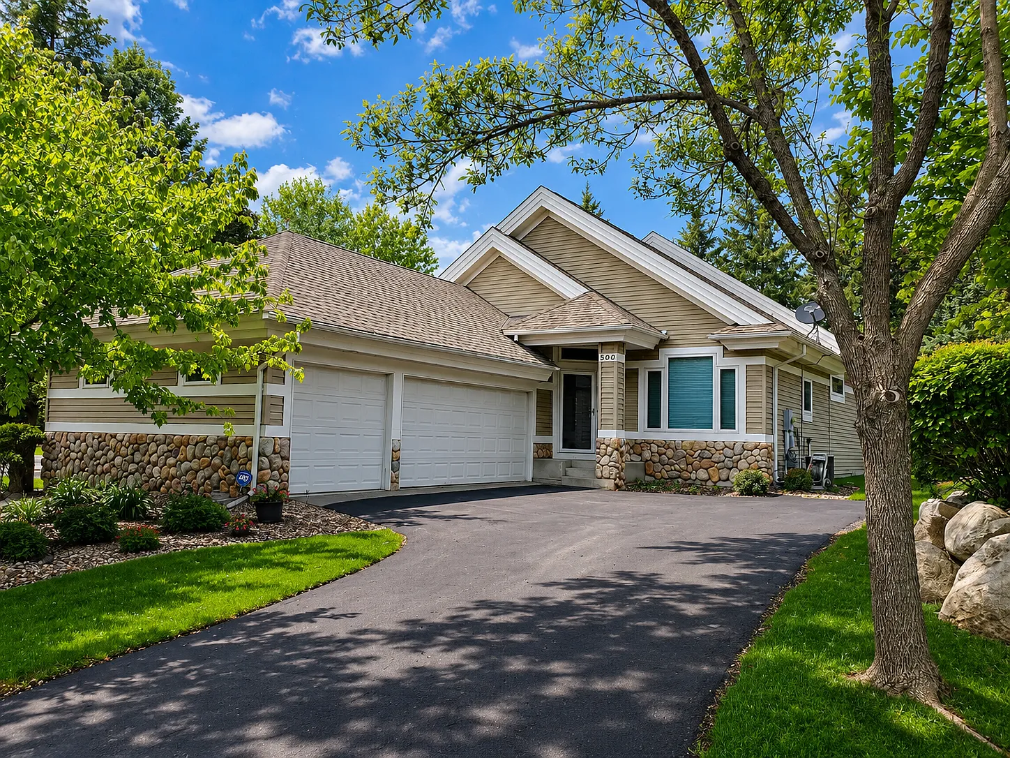 4BR/3BA Single Family Home! — Photo 1