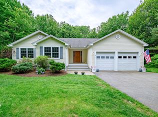 4 Bittersweet Ln, Scarborough, ME 04074