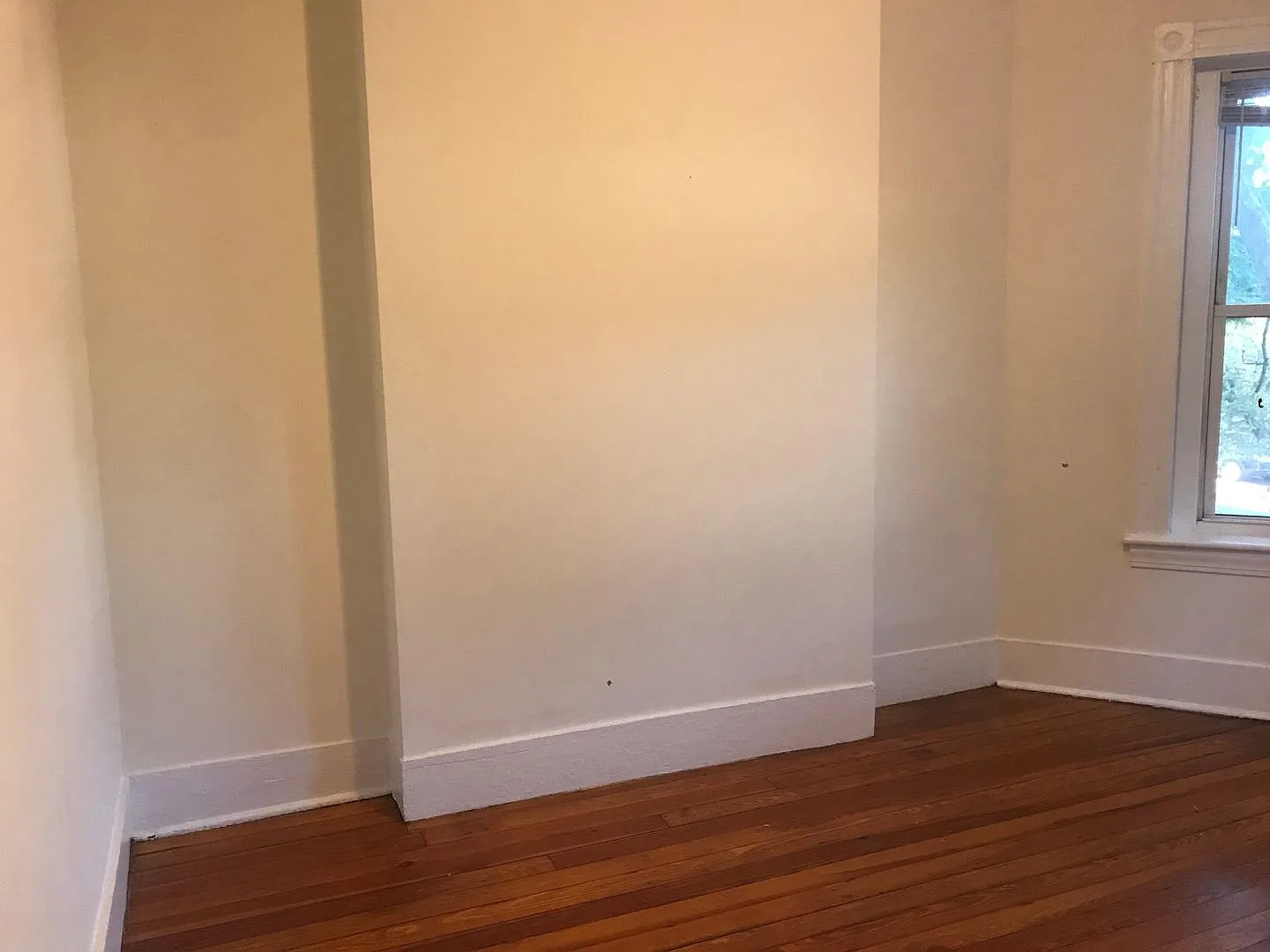 Nice 3 bed in Allston — Photo 3