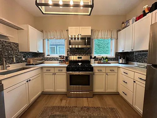 2027 E Washington Ave. Photo 1