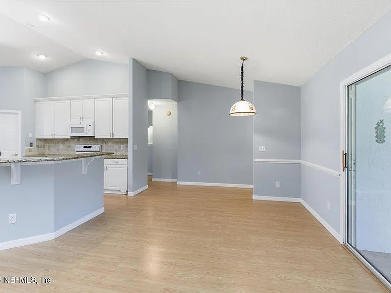 160 Crossroad Lakes Dr — Photo 10