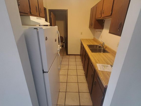 5th image of 919 Gould St APT 18
