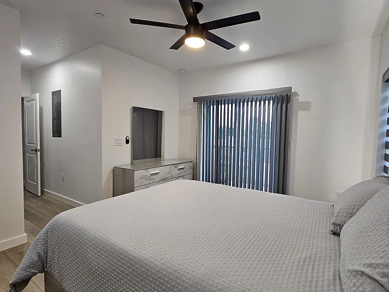 527 N Garden Ave #4 — Photo 9