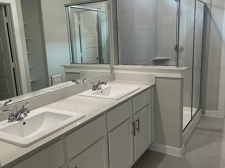 501 Green Grass Dr — Photo 2