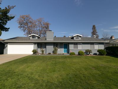 1112 E Feemster Avenue, Visalia, CA, 93292