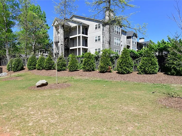 712 Alden Dr — Photo 25