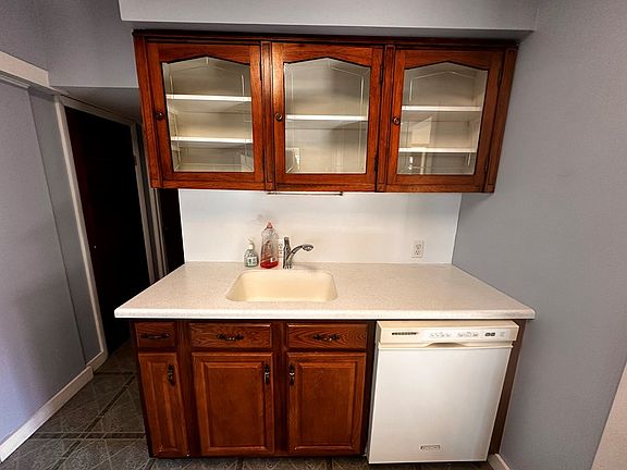 4th image of 116 S Academy St