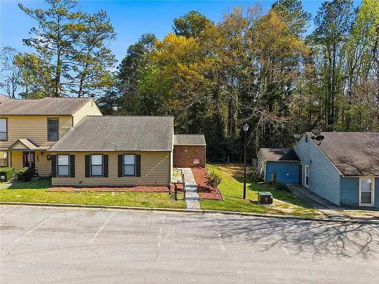 129 Sandalwood Cir — Photo 5