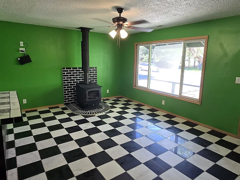 637 SE Commerce St — Photo 7