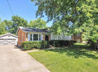 10221 Beau Brummell Dr, Fairdale, KY 40118