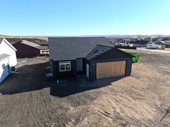 5222 Bunker Dr, Rapid City, SD 57701