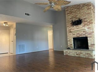 16034 Eastcape Dr, Webster, TX 77598