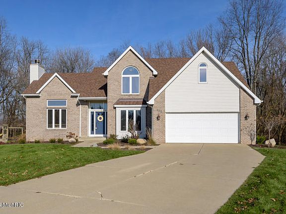 2nd image of 136 Sterling Ct