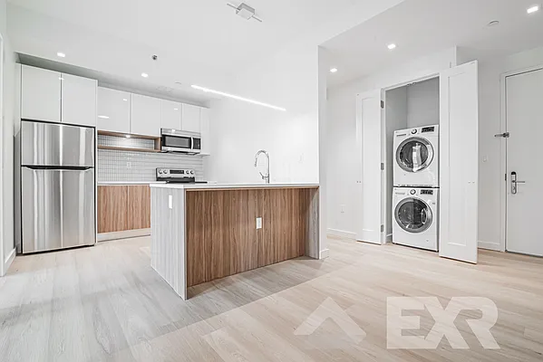 Rented by EXR | media 20