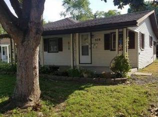 928 N 7th St, Murphysboro, IL 62966