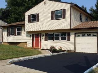 18 Denman Dr, Fords, NJ 08863