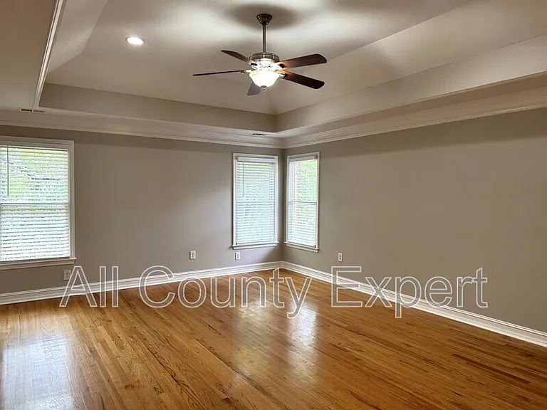 889 Lenox Ct NE — Photo 18