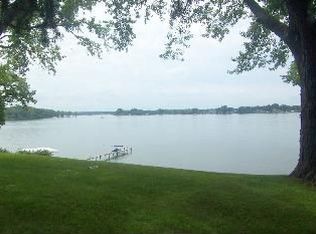 2316 Huntington Point Rd W, Wayzata, MN 55391