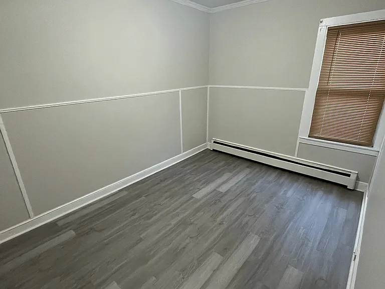 2 Gray Ave — Photo 8