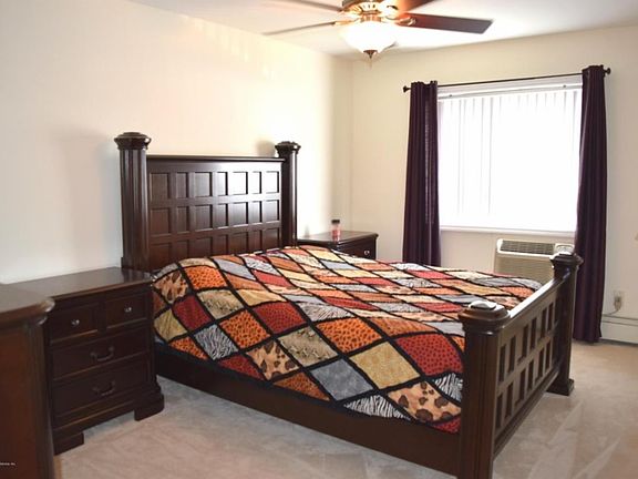 2nd image of 1304 Rockland Ave APT 1F