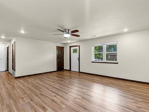 5th image of 2203 Beth Ln