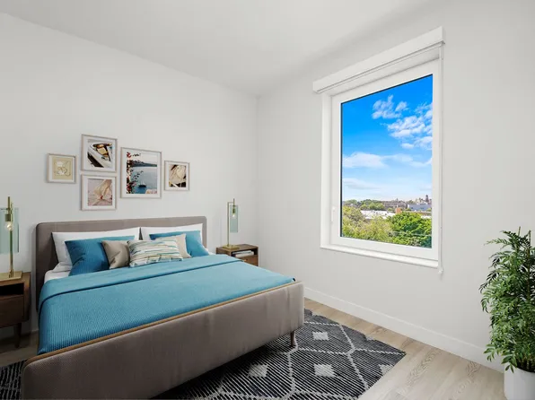 641 N Ogden Ave, Chicago, IL