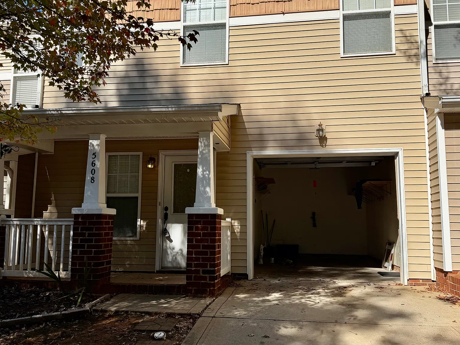 2 bed, 1252 sqft, $1,745 — Photo 1