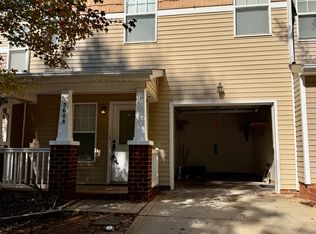 5608 Santeelah Ct, Charlotte, NC 28217