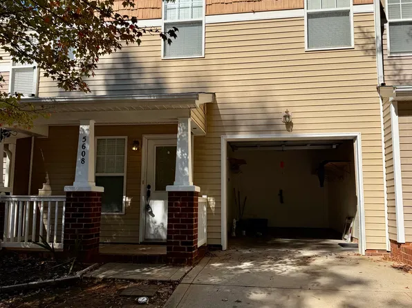 5608 Santeelah Ct, Charlotte, NC 28217
