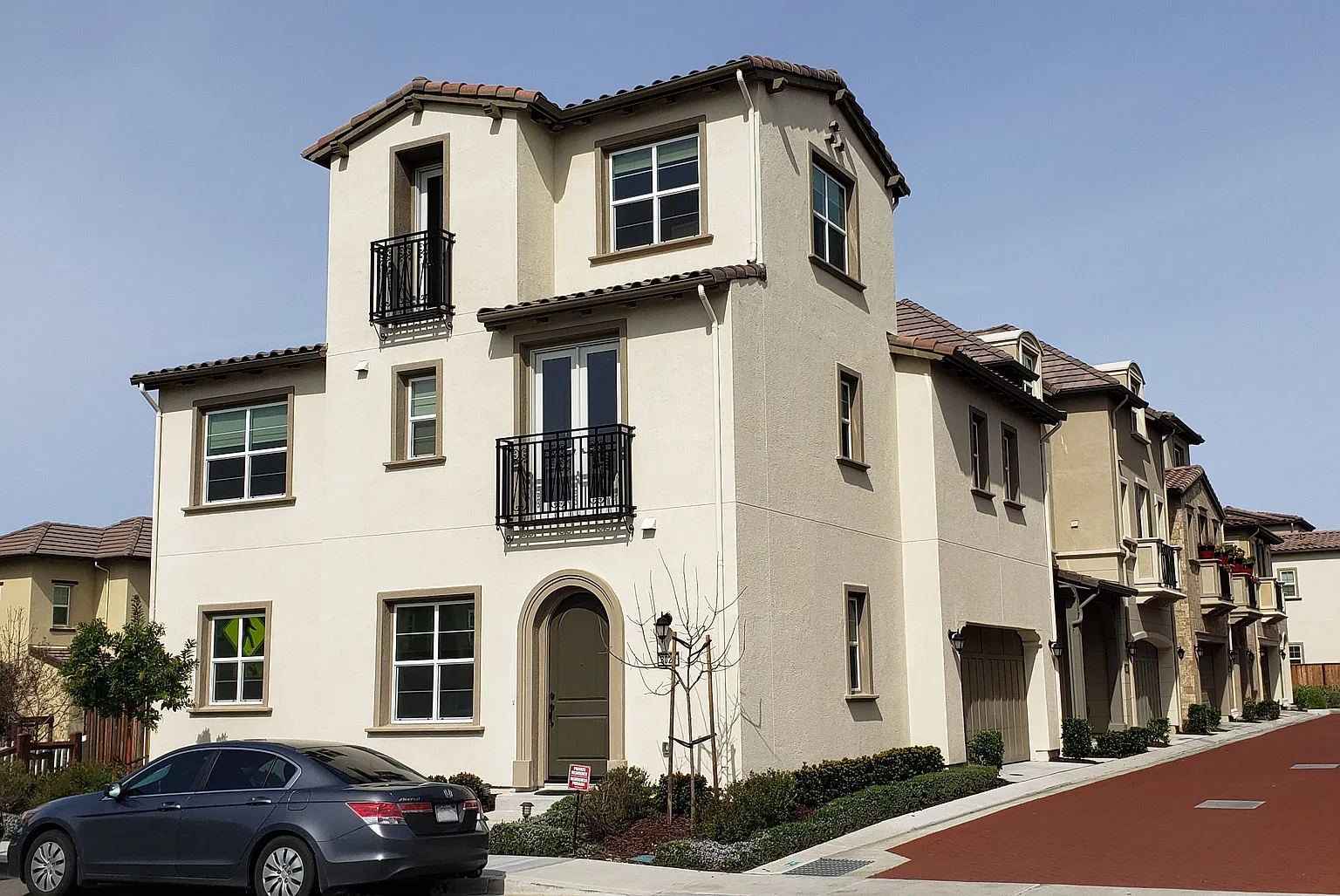 3020 Sonsilla Ln photo 1