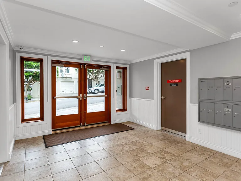 1015 Pierce — Photo 3