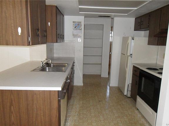 2nd image of 5556 W Pine Cir