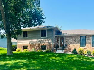 15442 Pheasant Dr, Council Bluffs, IA 51503